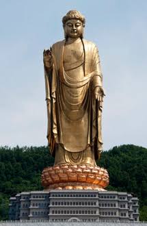 معبد الربيع لتمثال بوذا